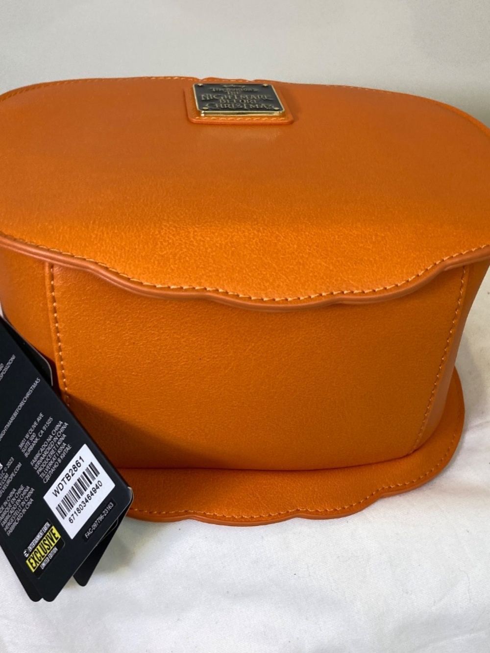 Loungefly Jack Skellington Pumpkin Crossbody Disney Glow in the Dark NWT - Picture 6 of 10